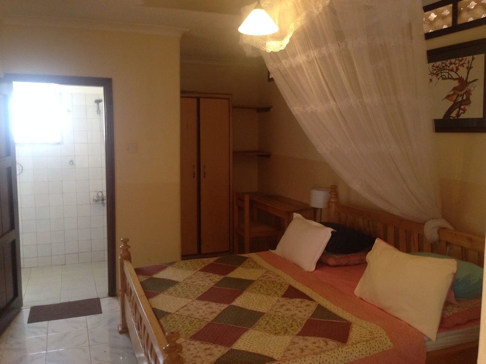 La Feve Beach Bed And Breakfast Hotel Entebbe Dış mekan fotoğraf